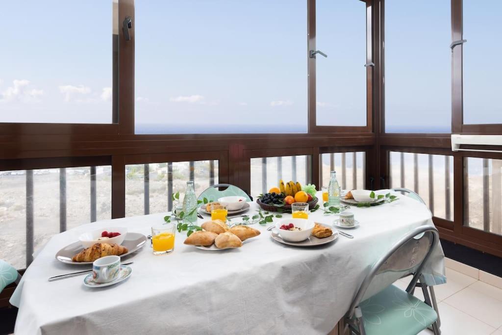 Volcanoes And Ocean Views *